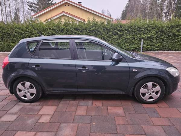 Kia Ceed Vantaa - valokuva 3