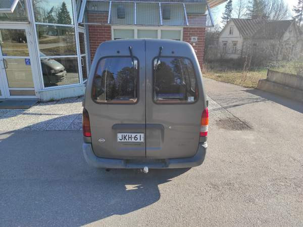 Nissan Vanette Pukkila - valokuva 4