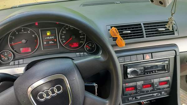 Audi A4 Luga - valokuva 7