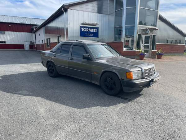 Mercedes-Benz 190 Tornio - valokuva 4