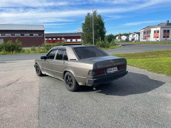 Mercedes-Benz 190 Tornio - valokuva 2