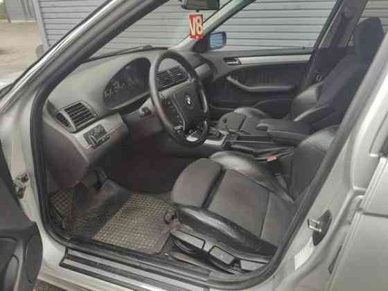 BMW 323 Хювинкяя