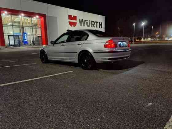 BMW 323 Хювинкяя