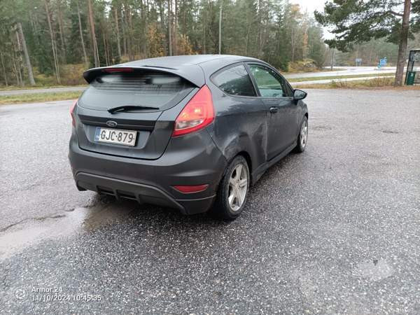 Ford Fiesta Naantali - valokuva 4