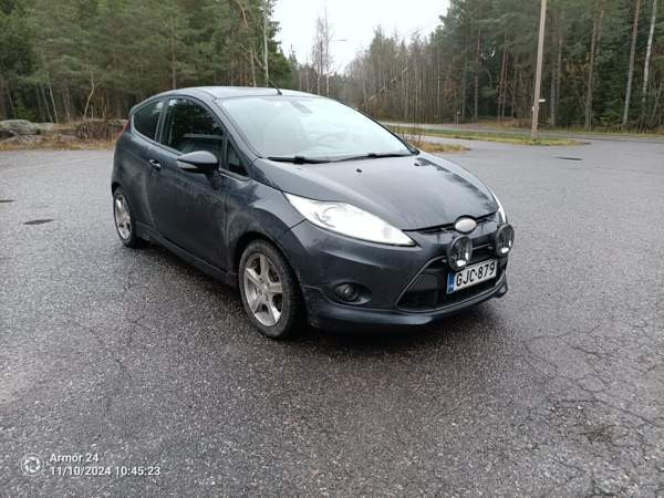 Ford Fiesta Naantali - valokuva 2