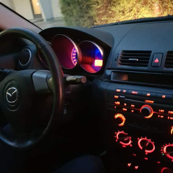 Mazda 3 Espoo - valokuva 2