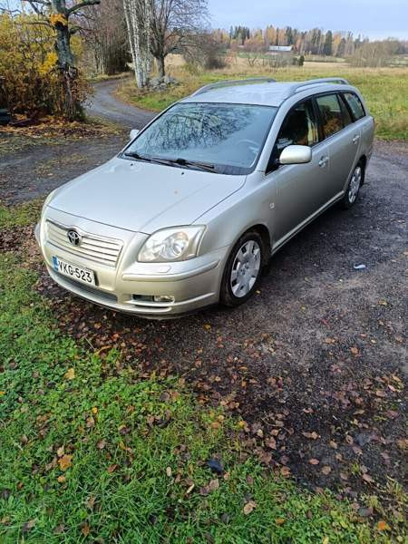 Toyota Avensis Хямеэнлинна - изображение 1
