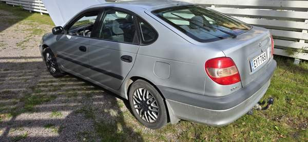 Toyota Avensis Järvenpää - valokuva 3