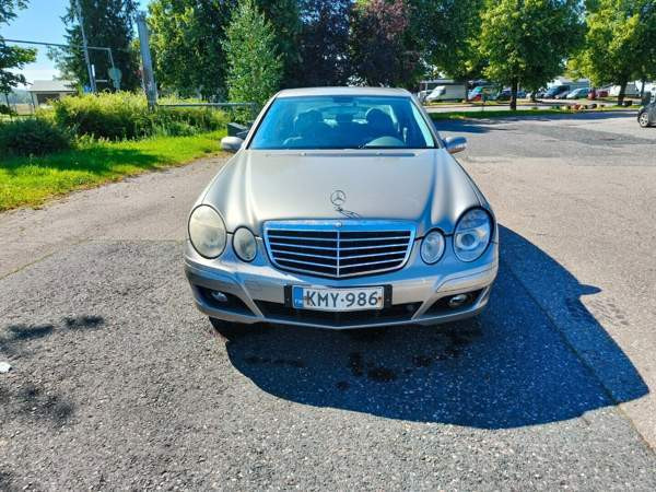 Mercedes-Benz E Jokioinen - valokuva 3