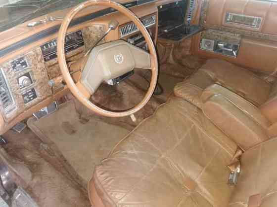 Cadillac Fleetwood Pertunmaa