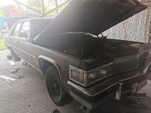 Cadillac Fleetwood Pertunmaa - valokuva 7