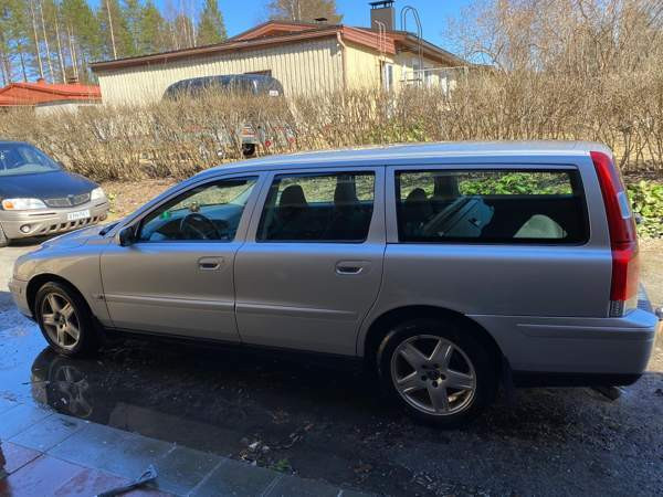 Volvo V70 Outokumpu - valokuva 3