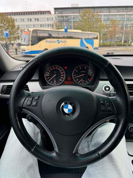 BMW 318 Oulu - valokuva 7