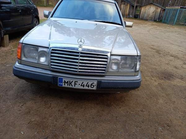 Mercedes-Benz 300 Muonio - изображение 1