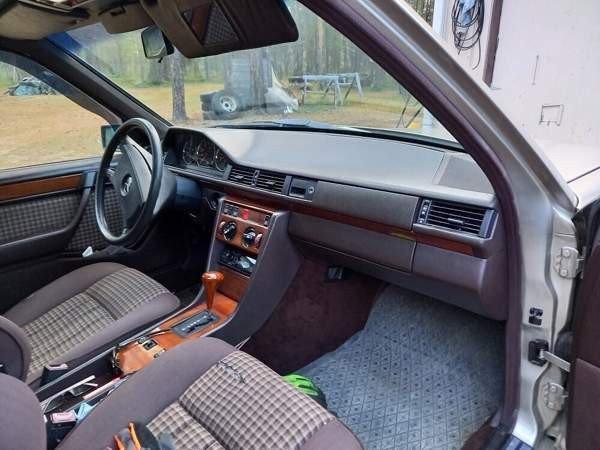 Mercedes-Benz 300 Muonio - изображение 6