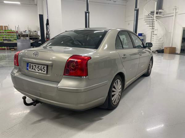 Toyota Avensis Nurmijärvi - valokuva 4