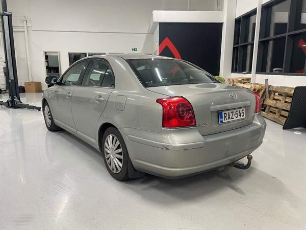 Toyota Avensis Nurmijärvi - valokuva 6