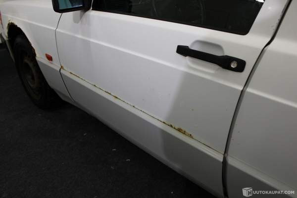 Mercedes-Benz 190 Jokioinen - valokuva 6