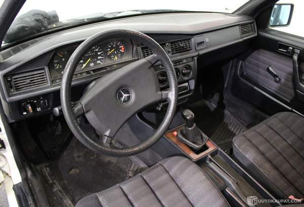 Mercedes-Benz 190 Jokioinen - valokuva 7