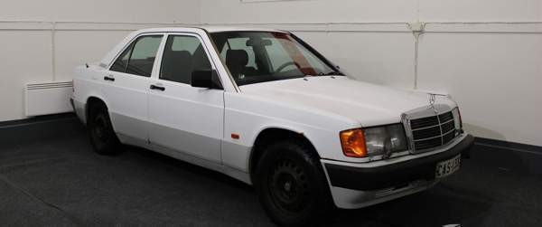 Mercedes-Benz 190 Jokioinen - valokuva 2