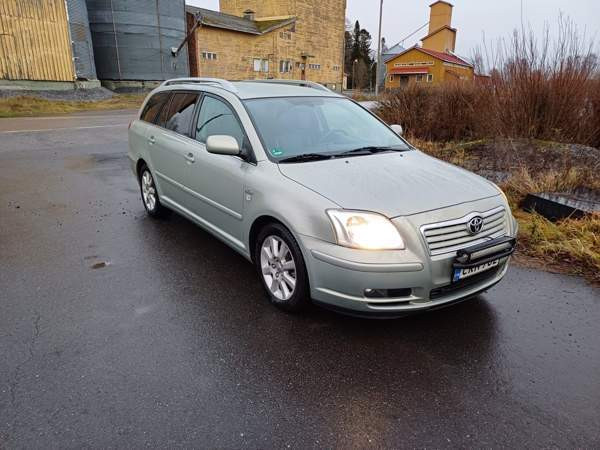 Toyota Avensis Isokyrö - photo 1
