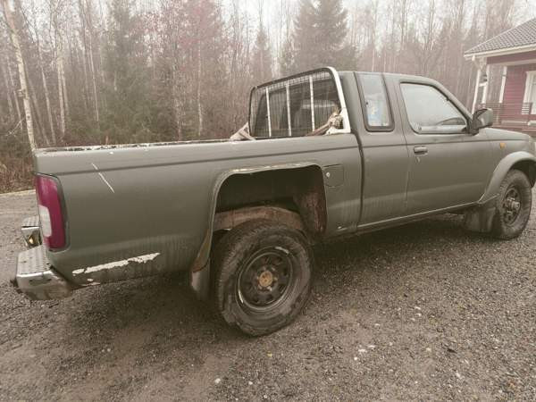 Nissan King Cab Миккели - изображение 2