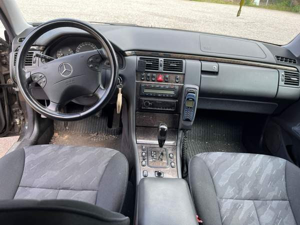 Mercedes-Benz E Rovaniemi - valokuva 6