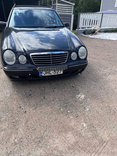 Mercedes-Benz E Rovaniemi - valokuva 3