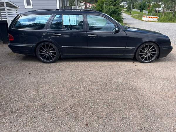 Mercedes-Benz E Rovaniemi - valokuva 4