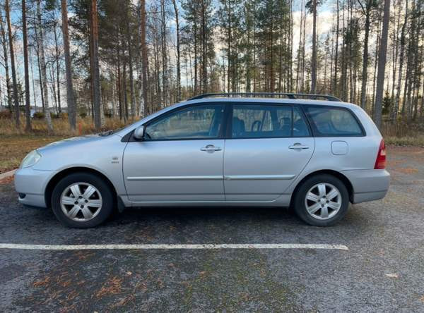 Toyota Corolla Seinäjoki - valokuva 3