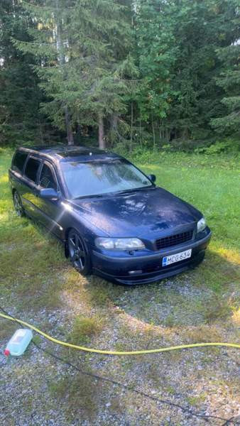 Volvo V70 Савонлинна - изображение 1