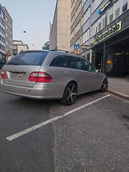 Mercedes-Benz E Glebychevo - valokuva 2