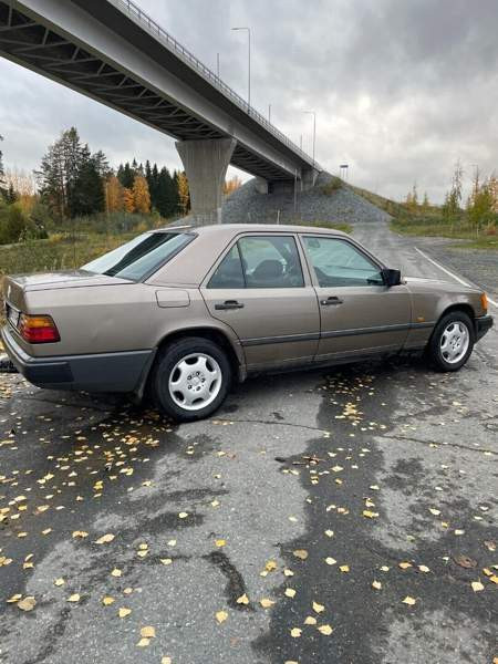 Mercedes-Benz E Siilinjärvi - valokuva 3
