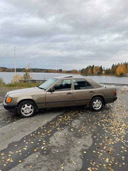 Mercedes-Benz E Siilinjärvi - valokuva 4