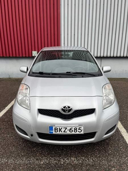 Toyota Yaris Тампере - изображение 1