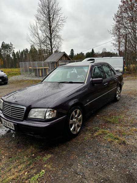 Mercedes-Benz C Soini - valokuva 2