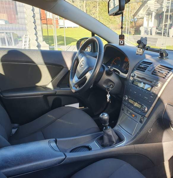 Toyota Avensis Запорожская область - изображение 5