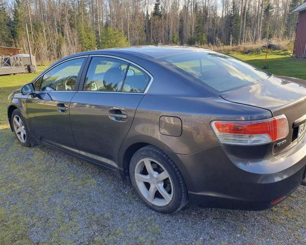 Toyota Avensis Запорожская область - изображение 3