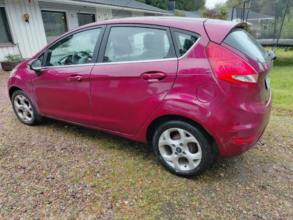 Ford Fiesta Рованиеми - изображение 4