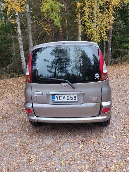 Toyota Yaris Verso Порвоо - изображение 8