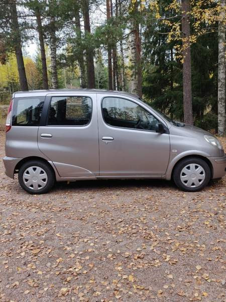 Toyota Yaris Verso Порвоо - изображение 5