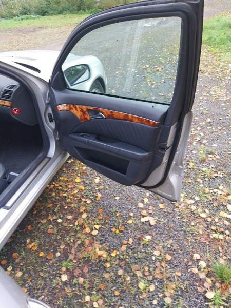 Mercedes-Benz E Торнио - изображение 7