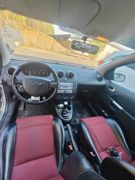 Ford Fiesta Heinola - valokuva 8