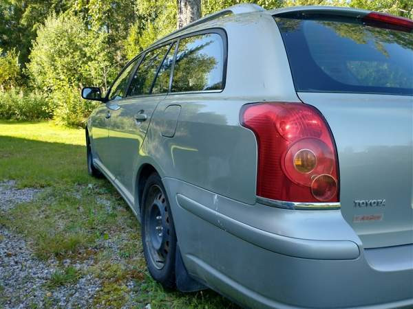 Toyota Avensis Каяни - изображение 2