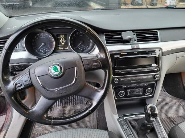 Skoda Superb Raahe - valokuva 5