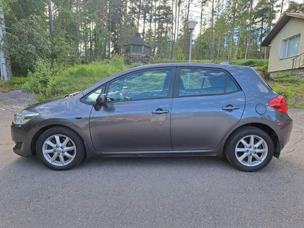 Toyota Auris Helsinki - valokuva 8
