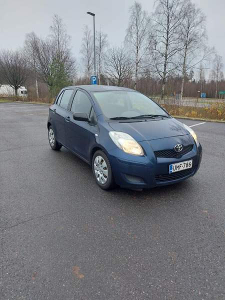 Toyota Yaris Helsinki - valokuva 1