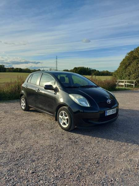 Toyota Yaris Вантаа - изображение 1