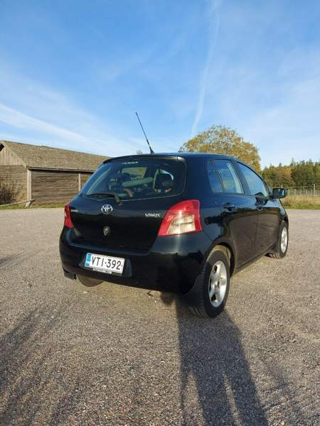 Toyota Yaris Вантаа - изображение 3