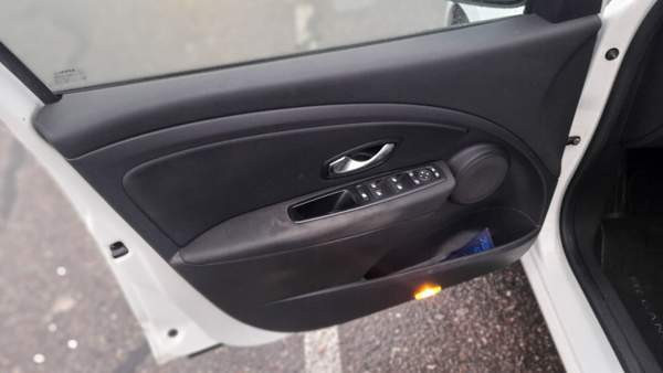 Renault Megane Lohja - valokuva 7